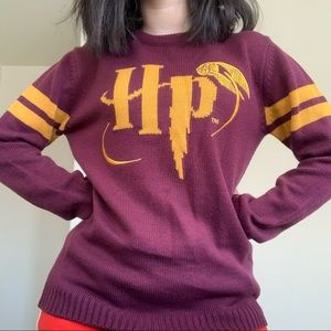 Primark Quidditch Harry Potter Burgundy Long Sleeves Sweater